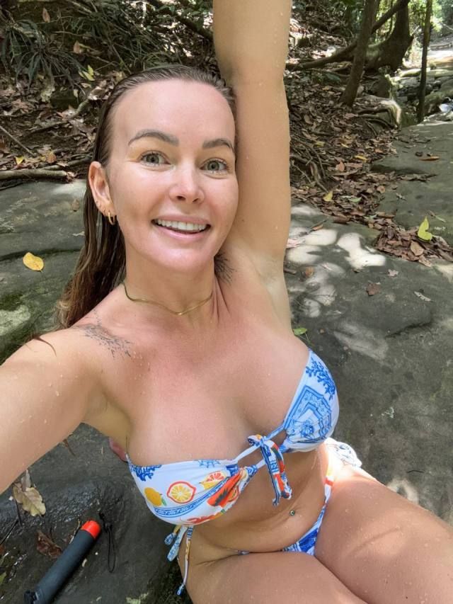 Hey baby 💕 I live alone, so we can meet at my place or anywhere you prefer. I’m 100% real—young, sexy, and clean. 😘💫 - Image 2